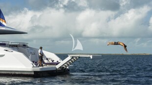 https://media.fraseryachts.com/Yachts/Y232192/images/yachtfolio/ela-hydraulic-swim-platform_326483-TgYM48mu.jpg?vh=dd2bde&w=310