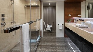 https://media.fraseryachts.com/Yachts/Y232192/images/yachtfolio/ela-primary-stateroom-en-suite-bathroom_326511-nrq86mcU.jpg?vh=48f2b6&w=310