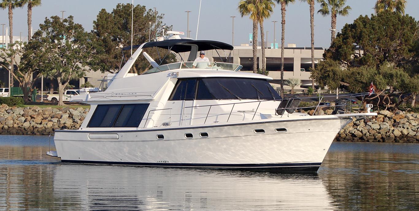 Aboard BREAKS TIDE a 47ft (14.33m) luxury motor yacht , built by BAYLINER in 2000