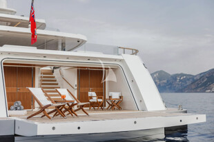 https://media.fraseryachts.com/Yachts/Y232448/images/yachtfolio/alchemy-beach-club_376502-zA4AHbyO.jpg?vh=bd02c7&w=310