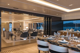 https://media.fraseryachts.com/Yachts/Y232448/images/yachtfolio/alchemy-bridge-deck-at-night_376493-NNbDRp5i.jpg?vh=de2400&w=310