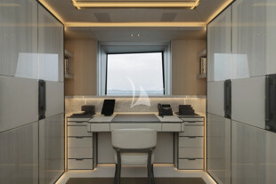 https://media.fraseryachts.com/Yachts/Y232448/images/yachtfolio/alchemy-master-cabin-office_376463-jTaiRvsa.jpg?vh=808947&w=310