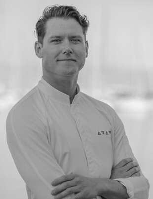 https://media.fraseryachts.com/Yachts/Y232448/images/yachtfolio/crew/366036-dKjLCoxw.jpg?vh=e297cf&w=310