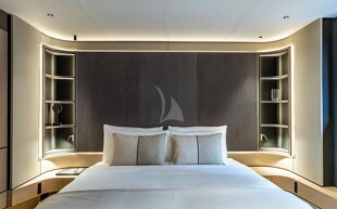 https://media.fraseryachts.com/Yachts/Y232673/images/yachtfolio/ace-vip-cabin_310674-LeGr3xy1.jpg?vh=d15e34&w=310