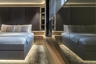 https://media.fraseryachts.com/Yachts/Y232673/images/yachtfolio/ace-vip-cabin_310675-RMrVgrDI.jpg?vh=49884f&w=310