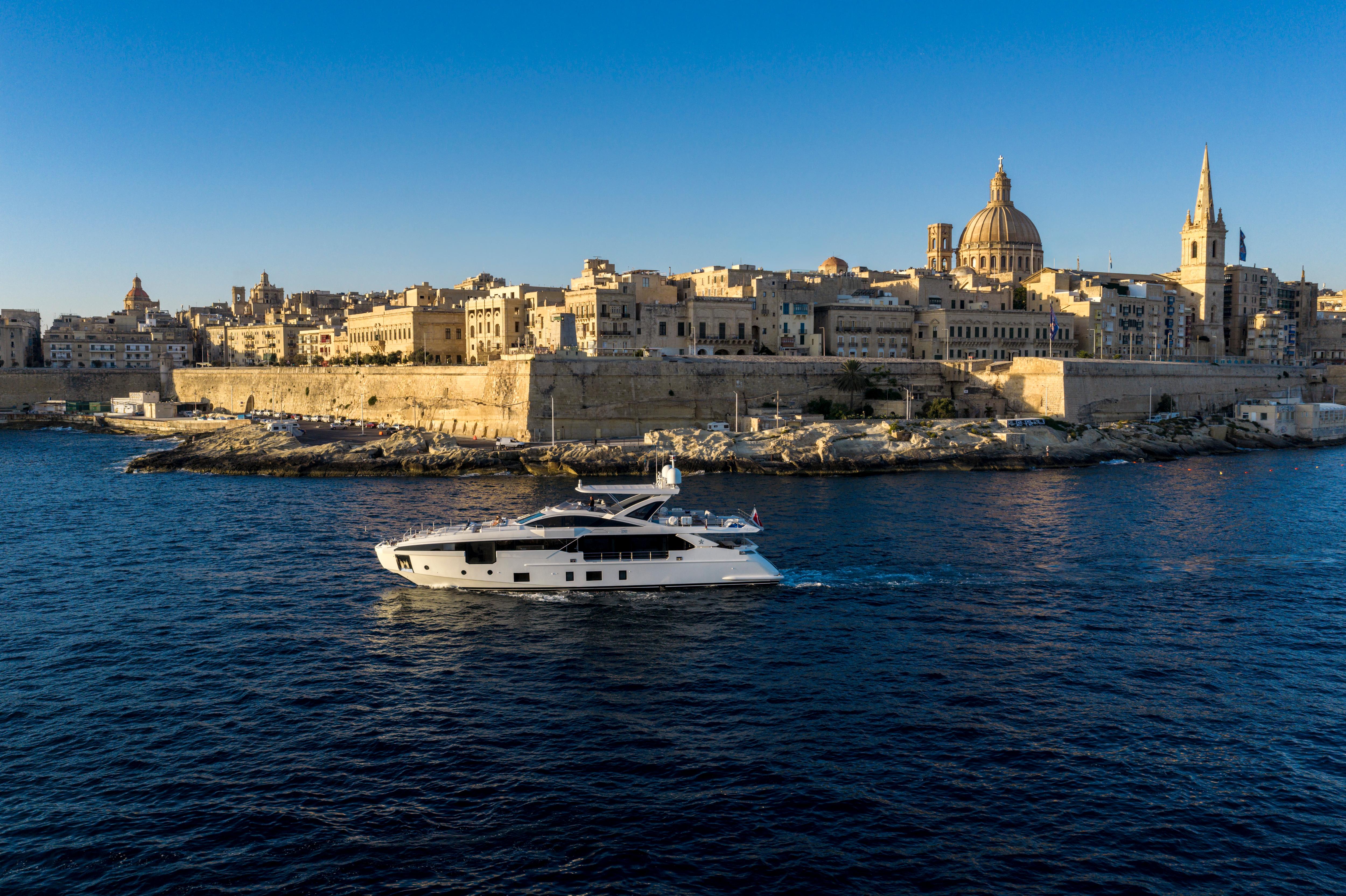 STARKISS motor yacht for Sale by Fraser Yachts, built by AZIMUT YACHTS