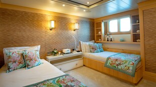 https://media.fraseryachts.com/Yachts/Y2326_MC_MC/images/yachtfolio/54-30-guest-twin-cabin_178930-ecfHof5f.jpg?vh=58826d&w=310