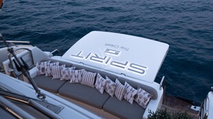 https://media.fraseryachts.com/Yachts/Y2326_MC_MC/images/yachtfolio/54-30-main-deck-lounge_178906-m2srqK8H.jpg?vh=33e4c1&w=310