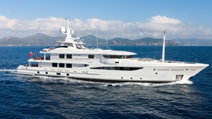 https://media.fraseryachts.com/Yachts/Y2326_MC_MC/images/yachtfolio/54-30-spirit-full_179062-wThBYfdk.jpg?vh=3b73f5&w=310