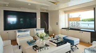 https://media.fraseryachts.com/Yachts/Y2326_MC_MC/images/yachtfolio/54-30-upper-deck-salon-3_178912-dT7SoKcp.jpg?vh=8a8bce&w=310