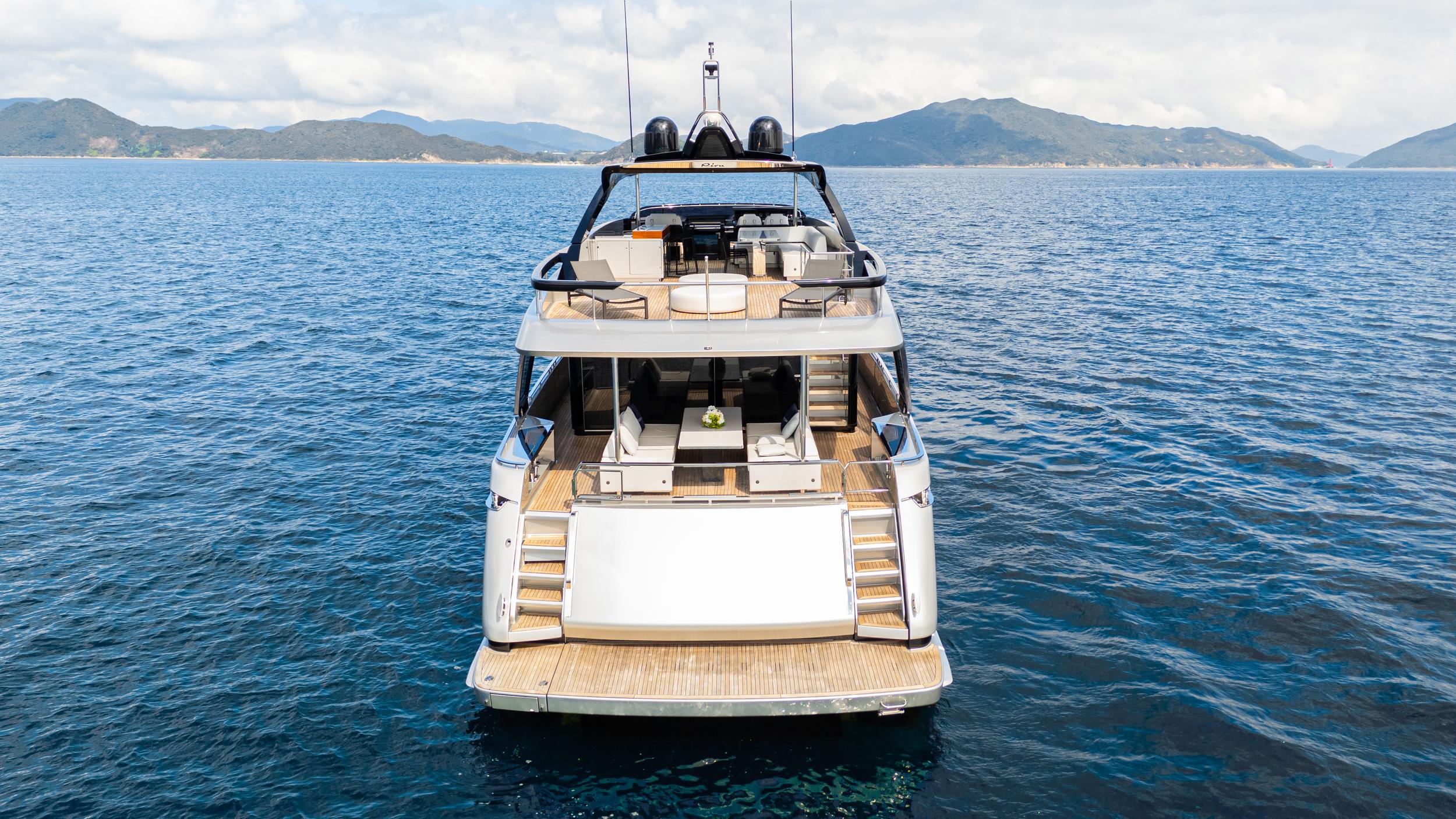 Aboard CHARLIE a 93ft (28.5m) luxury motor yacht for Sale available with Fraser Yachts, built by RIVA in 2020