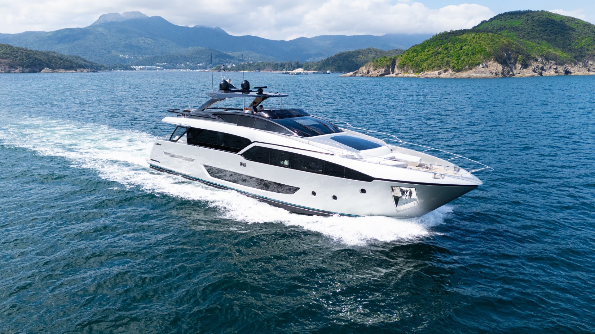 Aboard CHARLIE a 93ft (28.5m) luxury motor yacht for Sale available with Fraser Yachts, built by RIVA in 2020