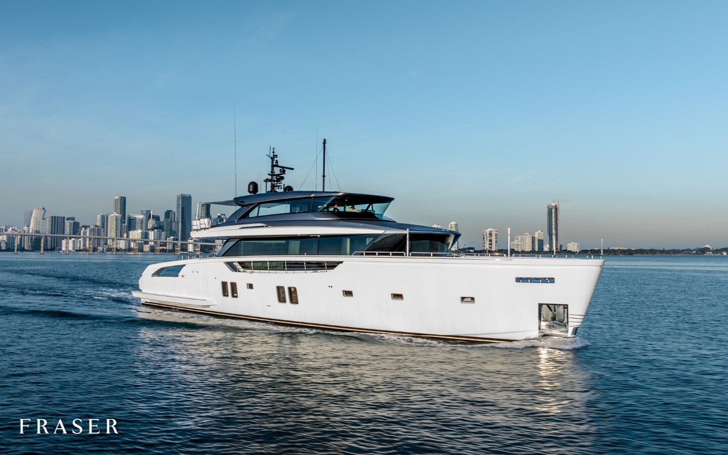 LA LUNA motor yacht for Sale by Fraser Yachts, built by SANLORENZO