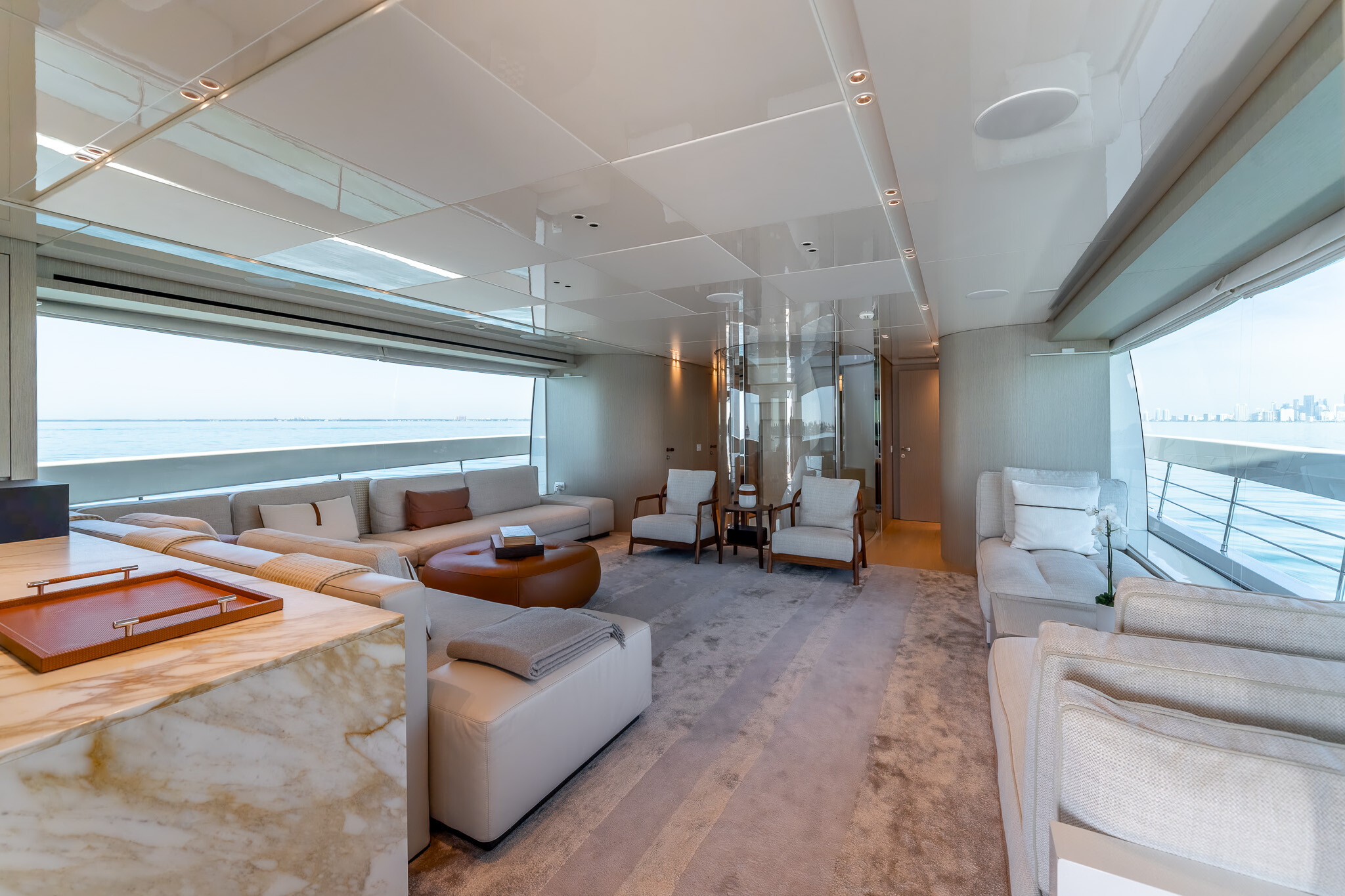 LA LUNA motor yacht for Sale by Fraser Yachts, built by SANLORENZO