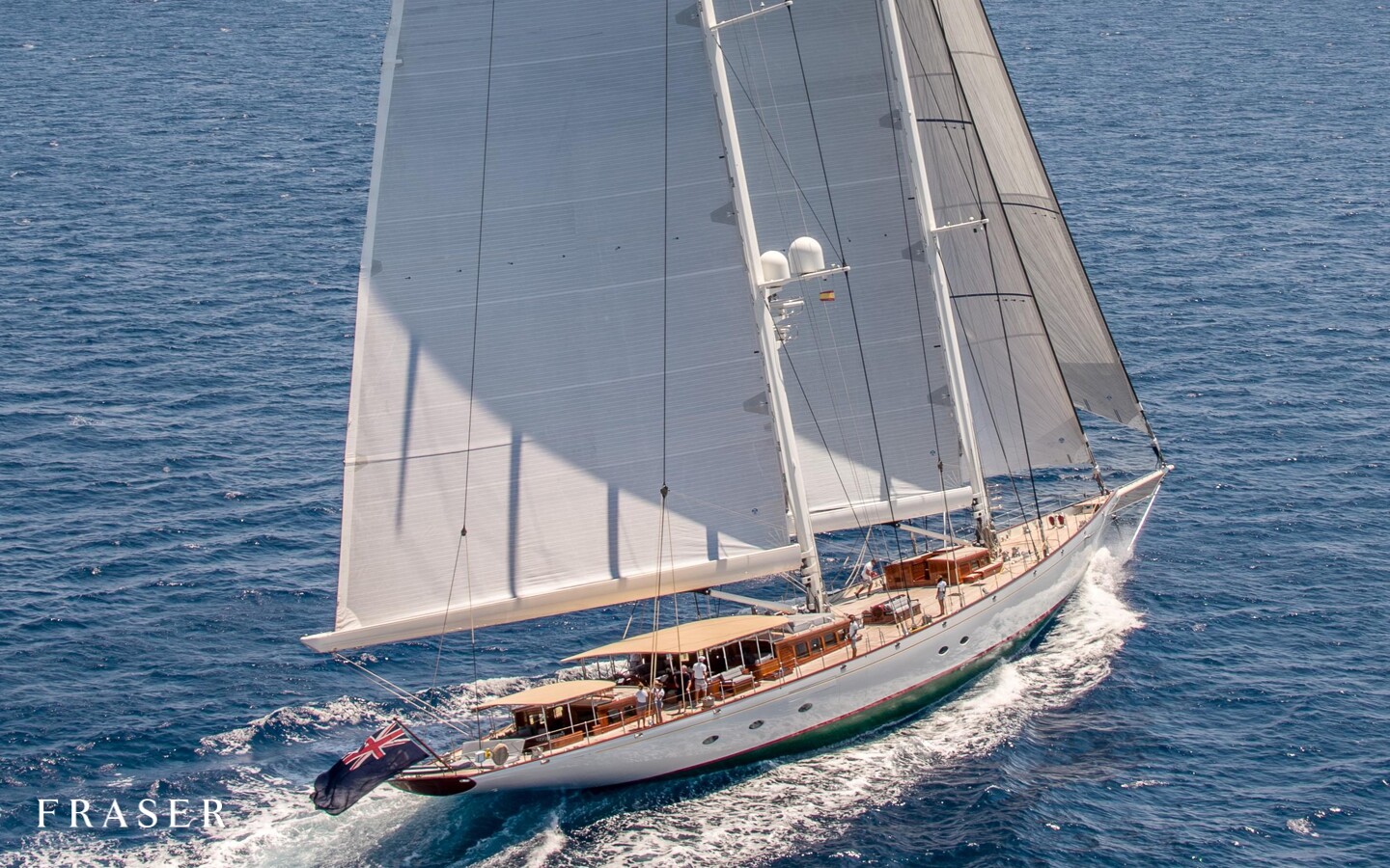 ATHOS_01_Main running picture_Athos_HighRes34_cropped_HR-VbDmWtVw.jpg