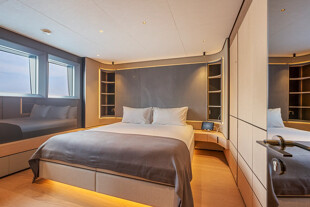 https://media.fraseryachts.com/Yachts/Y233044/images/yachtfolio/extra-time-homqpaw454xk_435669-bBVJh0wZ.jpg?vh=c998b6&w=310