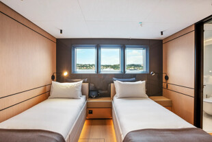 https://media.fraseryachts.com/Yachts/Y233044/images/yachtfolio/extra-time-kium1wsebkcs_435663-B4pYu1x5.jpg?vh=a5bc6d&w=310