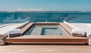 https://media.fraseryachts.com/Yachts/Y233044/images/yachtfolio/extra-time-wvaci-gwtmjl_435628-OT9FObkc.jpg?vh=d92bba&w=310