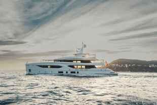 https://media.fraseryachts.com/Yachts/Y233044/images/yachtfolio/extra-time-xmvmh17gjw15_435660-3u31BeM4.jpg?vh=5ee5b8&w=310