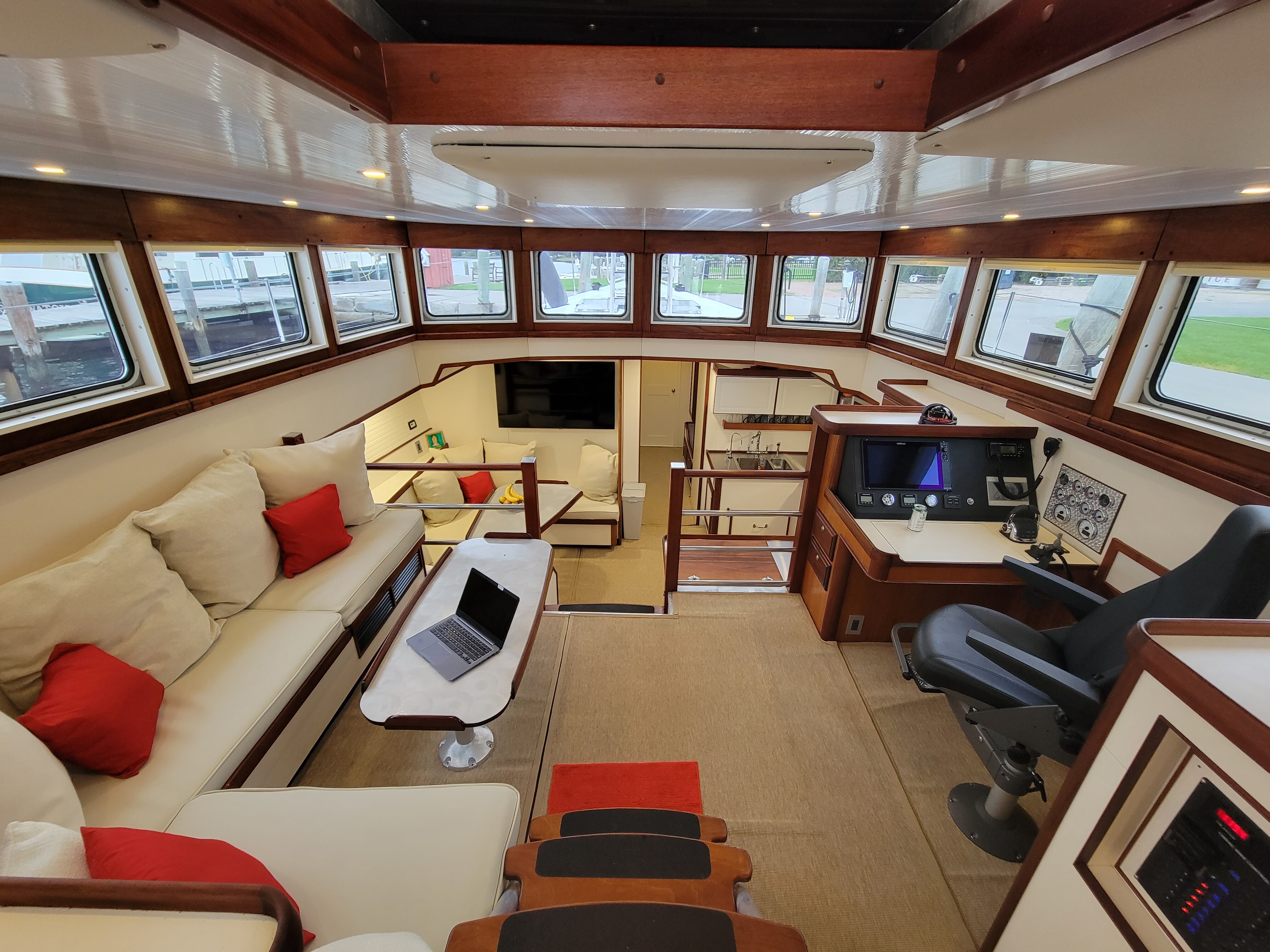 Aboard TARA a 75ft (22.86m) luxury motor yacht , built by OCEAN VOYAGER in 2021