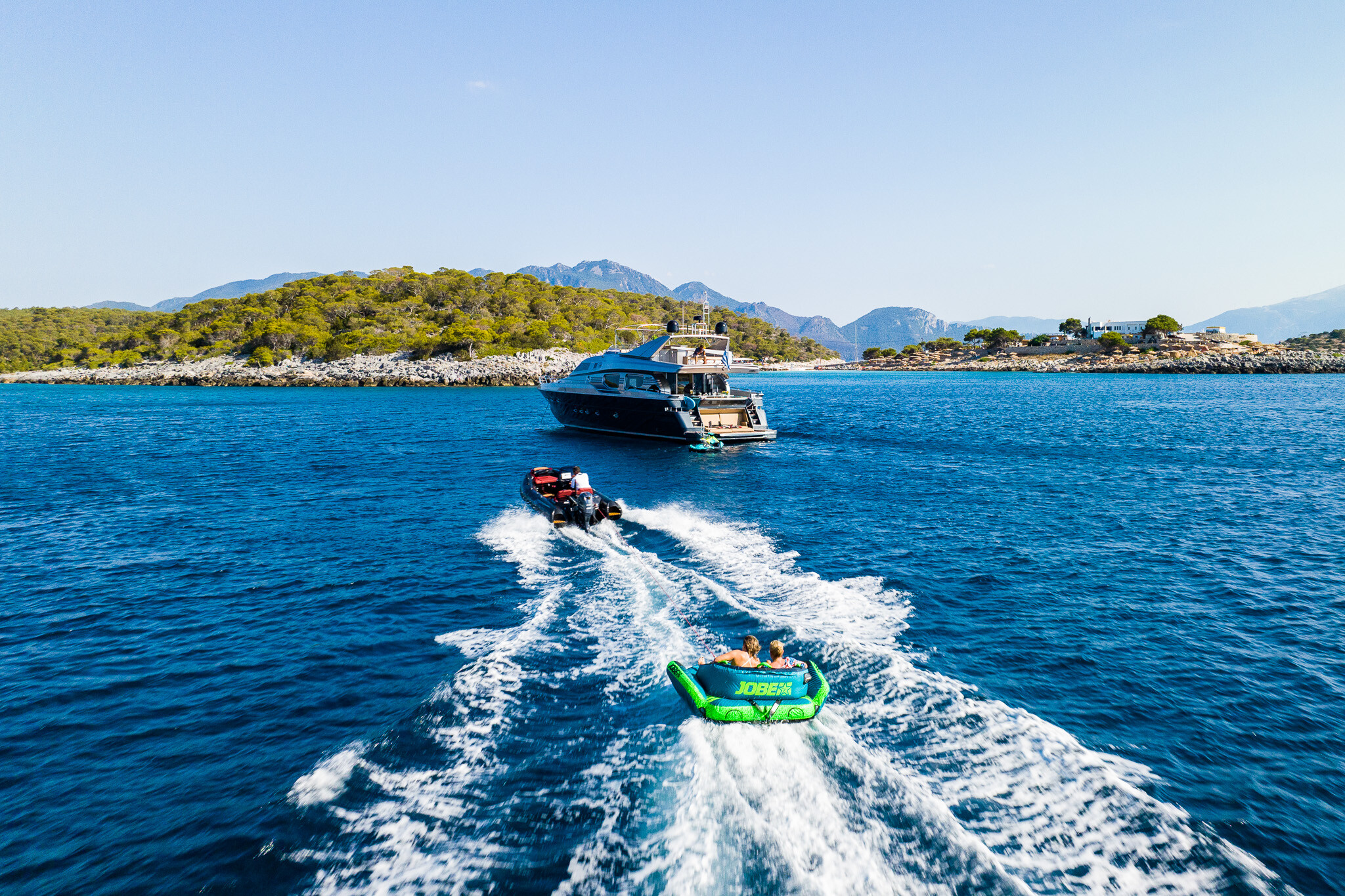Aboard ANDROMEDA a 78ft (23.9m) luxury motor yacht , built by POSILLIPO CANTIERI NAVALI in 1997