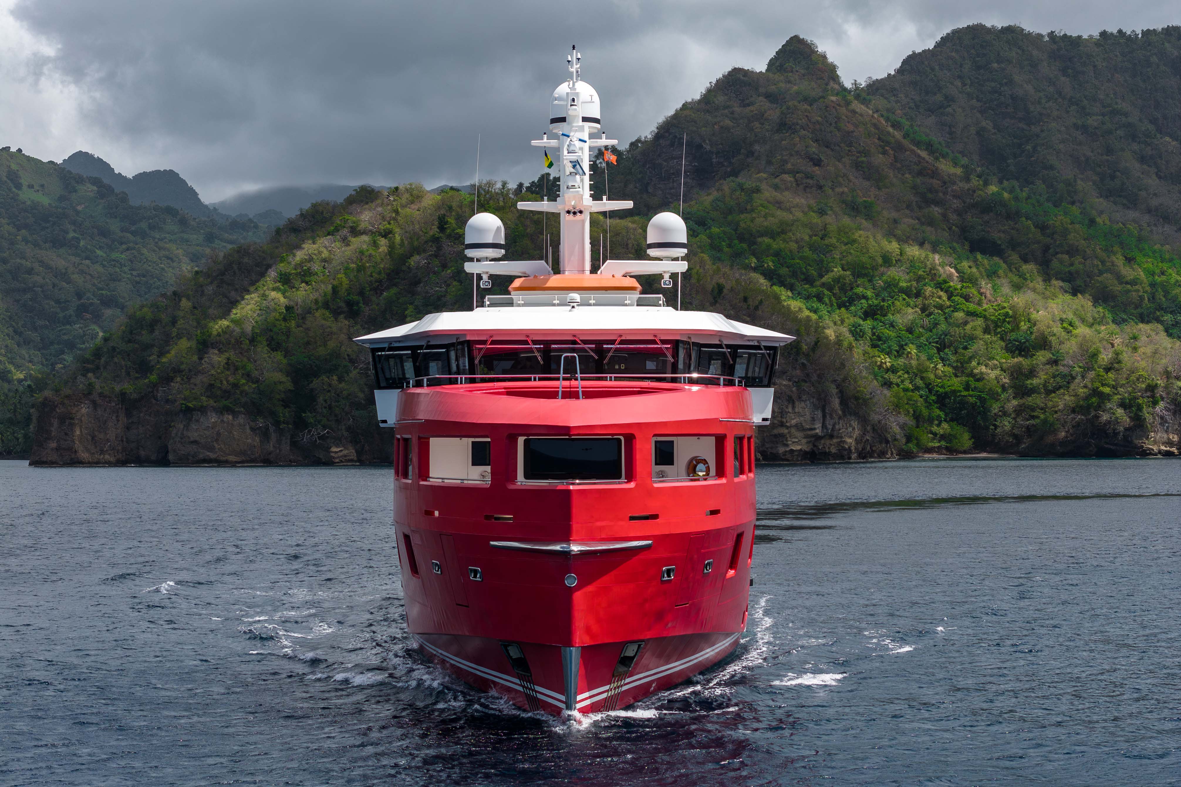 AKULA motor yacht for Sale by Fraser Yachts, built by ROSSINAVI