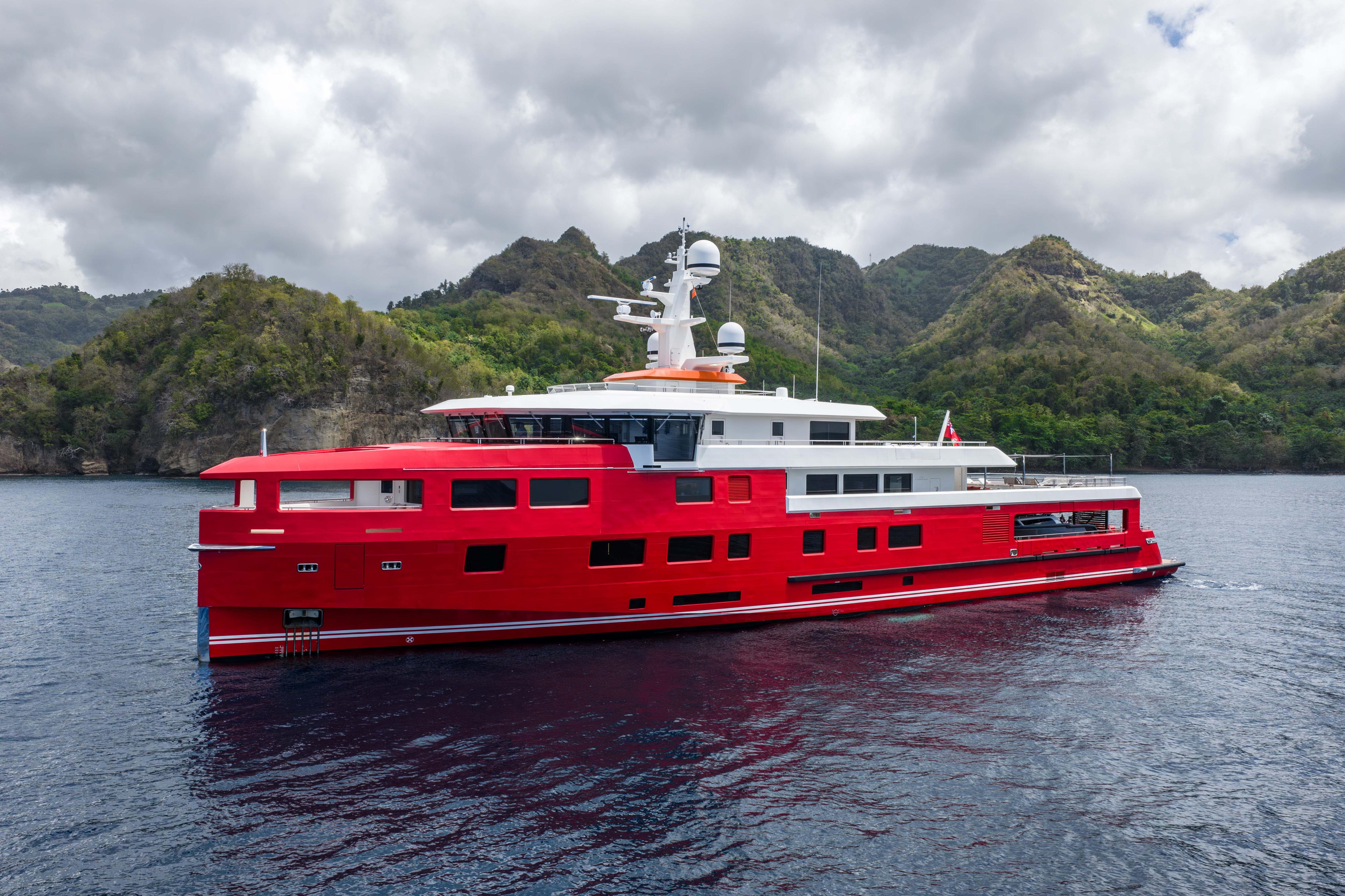 AKULA motor yacht for Sale by Fraser Yachts, built by ROSSINAVI
