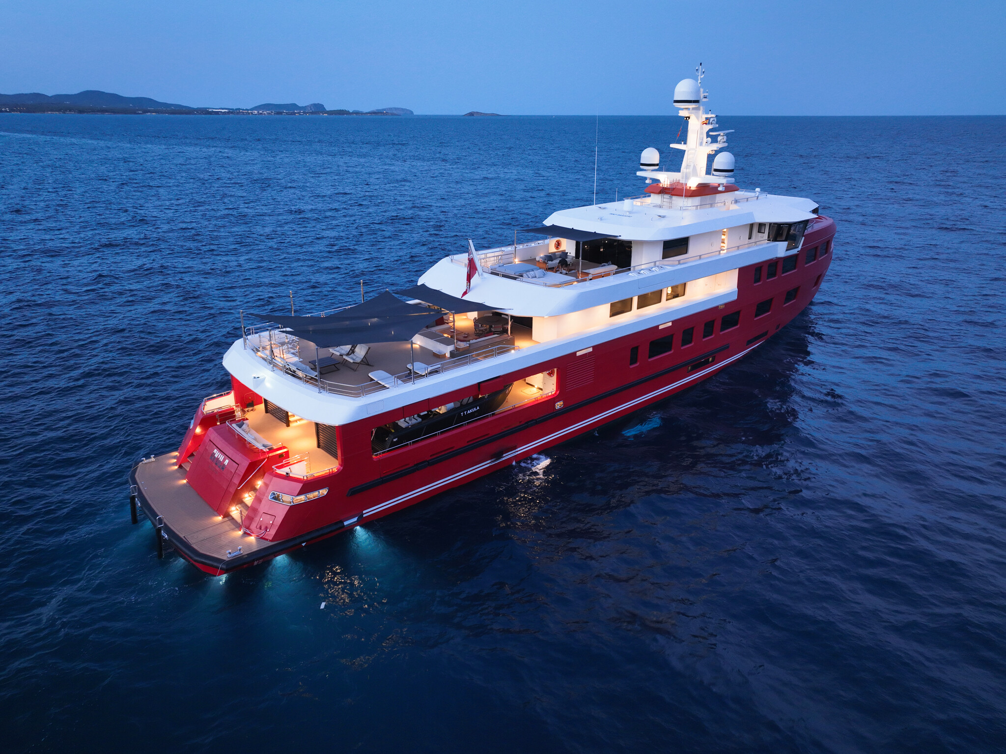 AKULA motor yacht for Sale by Fraser Yachts, built by ROSSINAVI