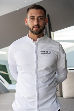 https://media.fraseryachts.com/Yachts/Y233820/images/yachtfolio/crew/437462-Es8Rhpji.jpg?vh=e99a3d&w=310