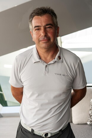 https://media.fraseryachts.com/Yachts/Y233820/images/yachtfolio/crew/437465-zDiHahBJ.jpg?vh=b133b5&w=310