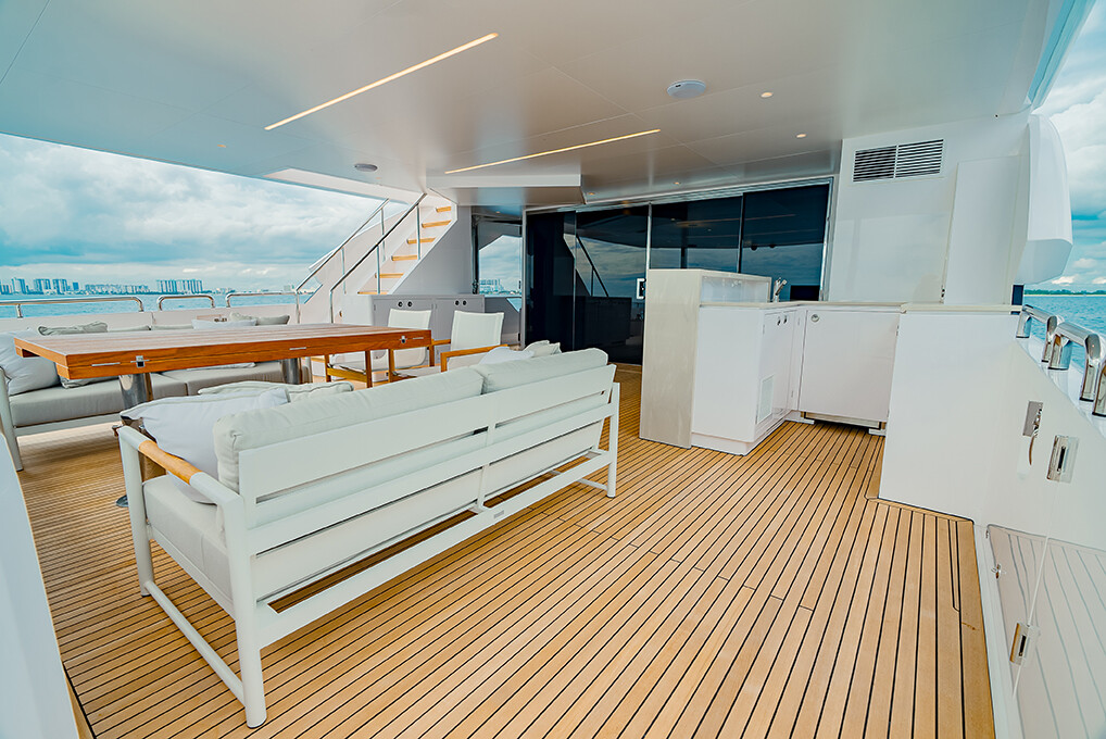 Aboard SEA-RENITY a 101ft (30.94m) luxury motor yacht for Charter available with Fraser Yachts, built by HORIZON in 2023