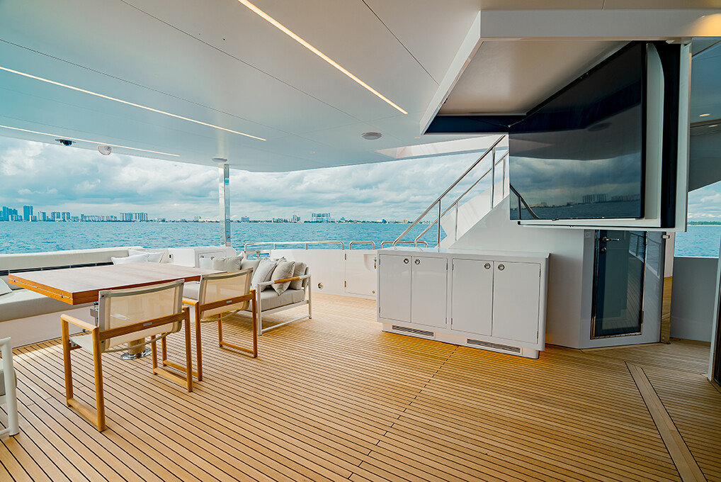 Aboard SEA-RENITY a 101ft (30.94m) luxury motor yacht for Charter available with Fraser Yachts, built by HORIZON in 2023