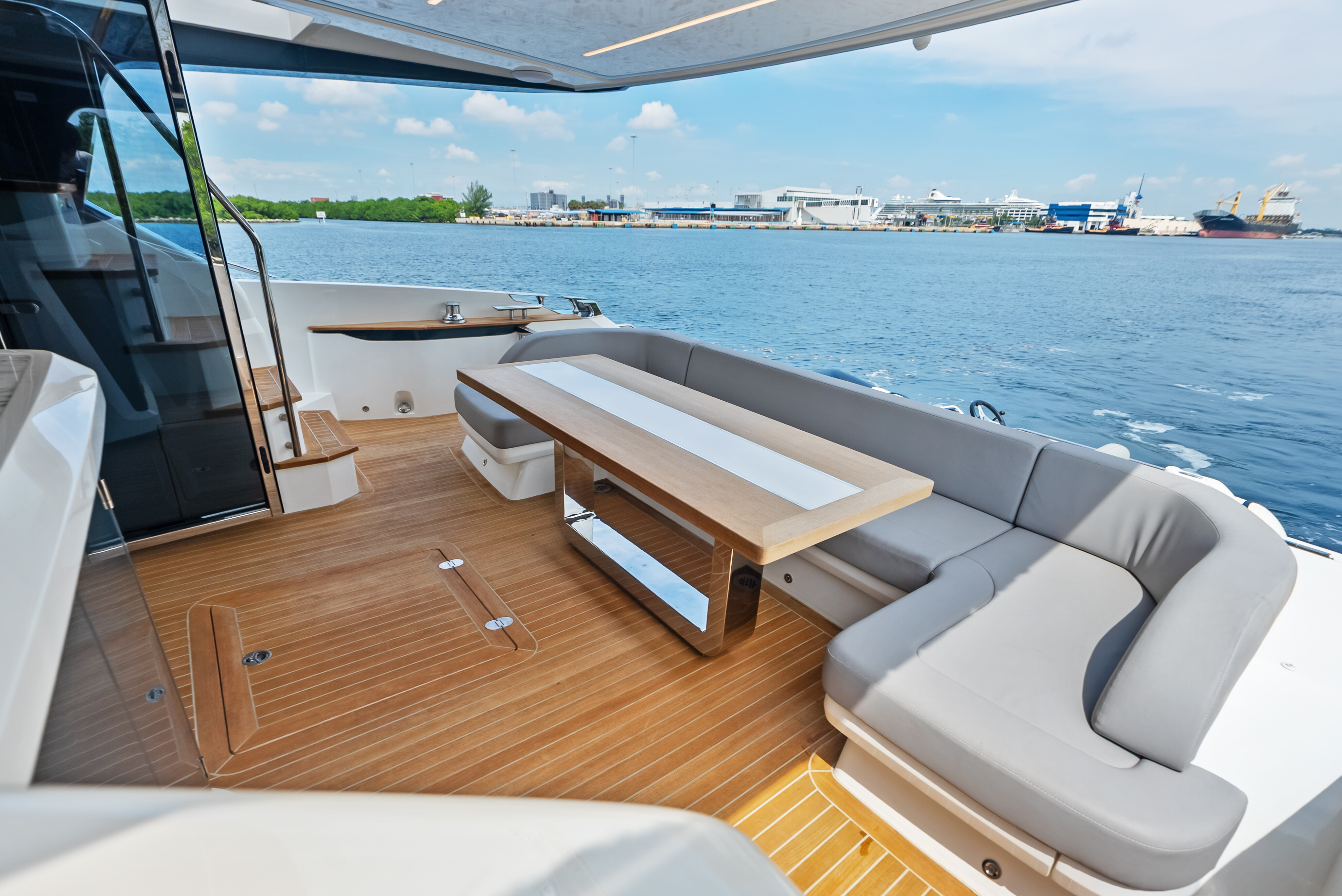 SCOTT FREE motor yacht for Sale by Fraser Yachts, built by PEARL YACHTS