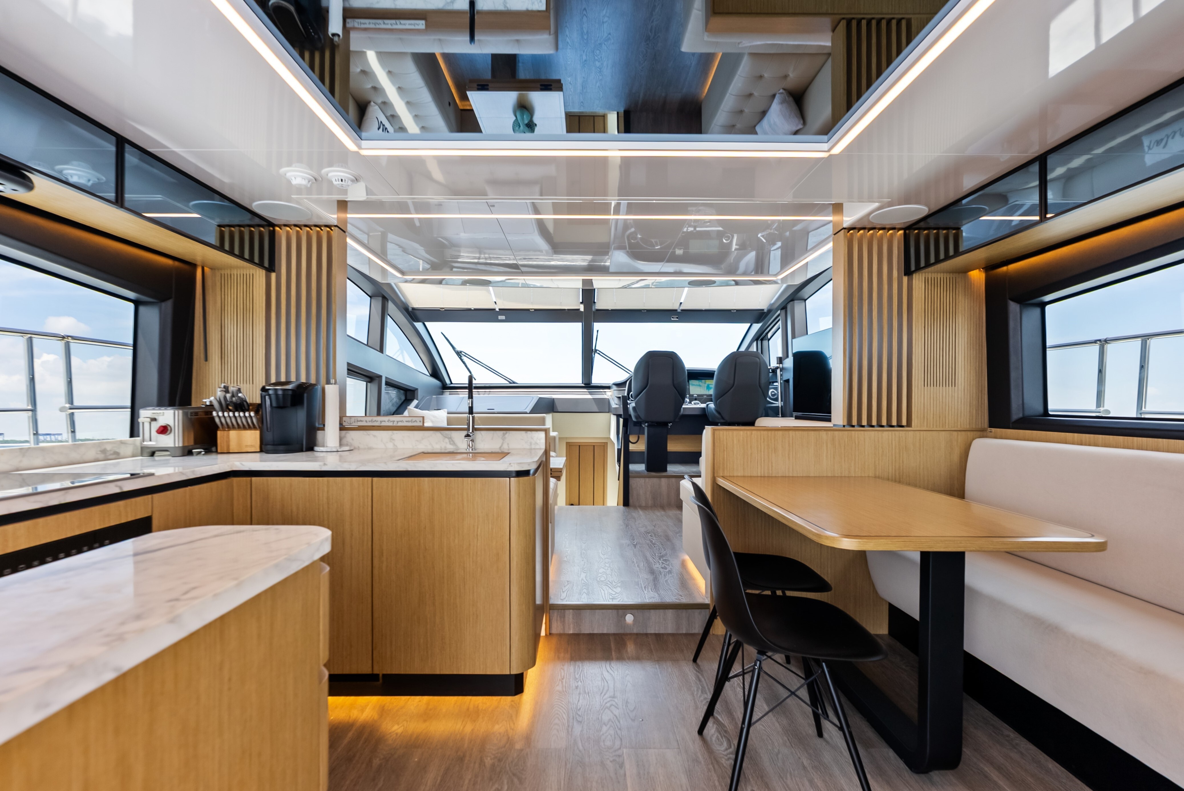 SCOTT FREE motor yacht for Sale by Fraser Yachts, built by PEARL YACHTS