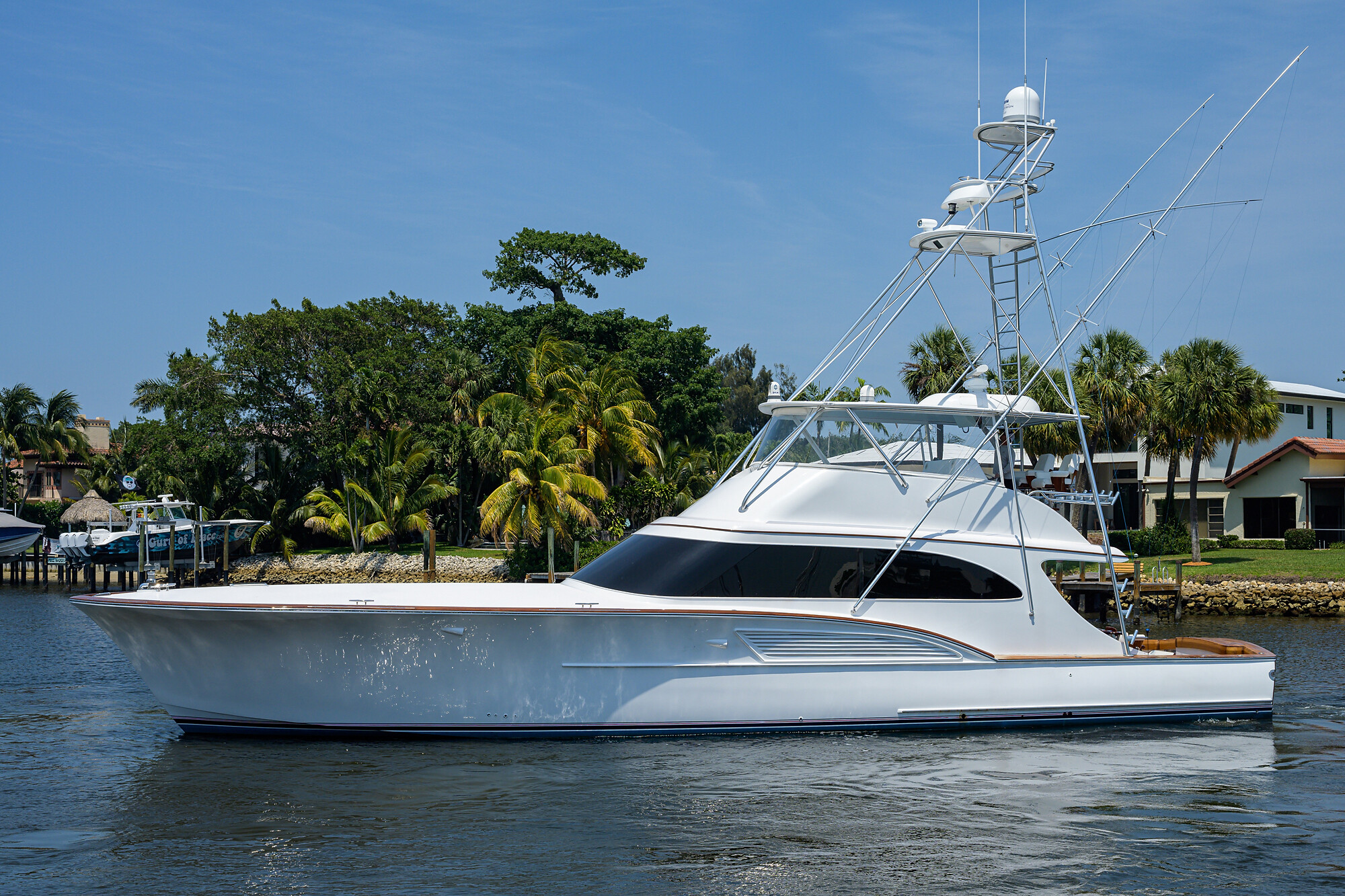 Aboard KEE-MERE a 68ft (20.73m) luxury motor yacht , built by B&D BOATWORKS in 2008