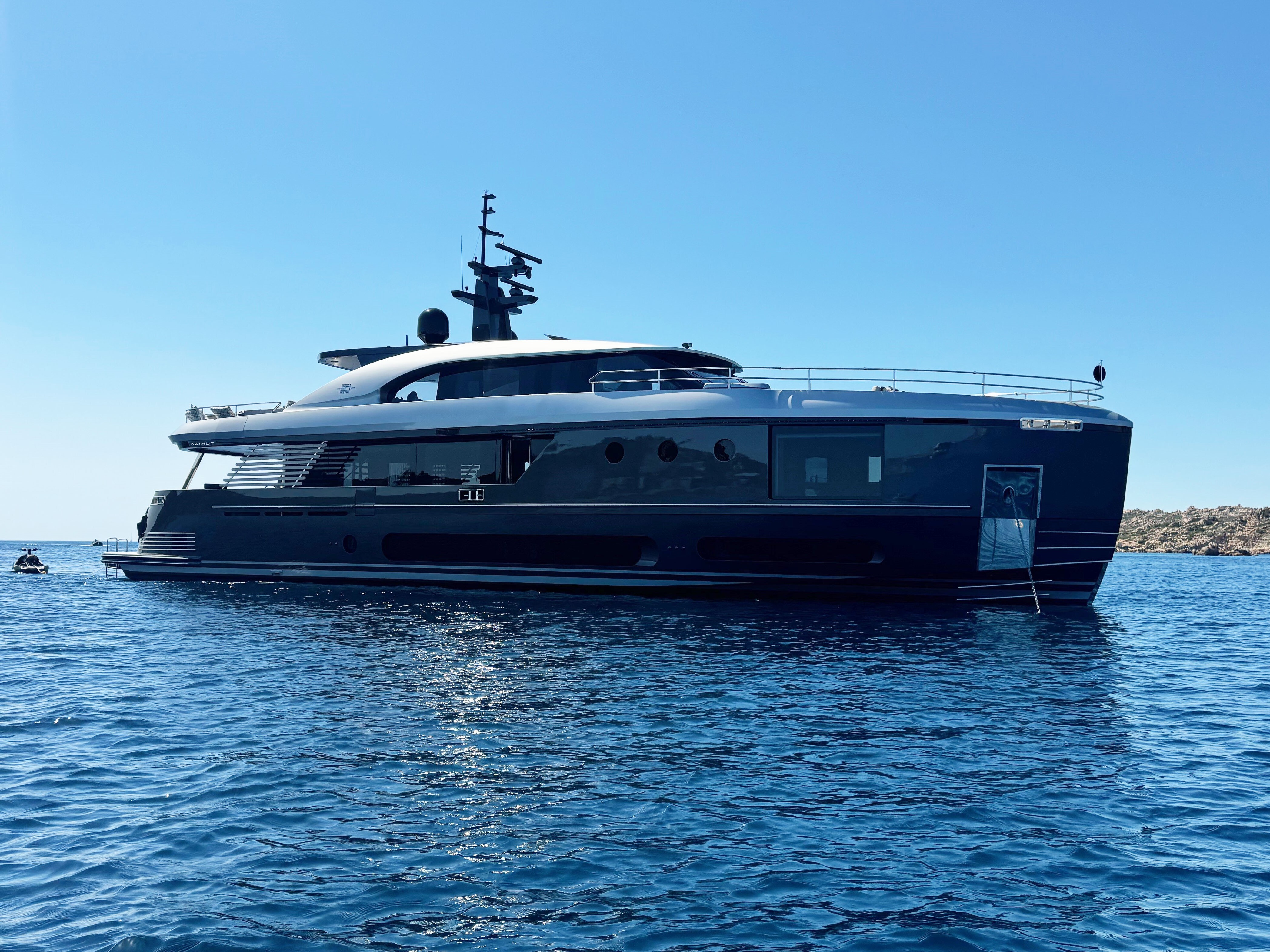 Aboard ALMA III a 97ft (29.63m) luxury motor yacht for Charter available with Fraser Yachts, built by AZIMUT in 2024