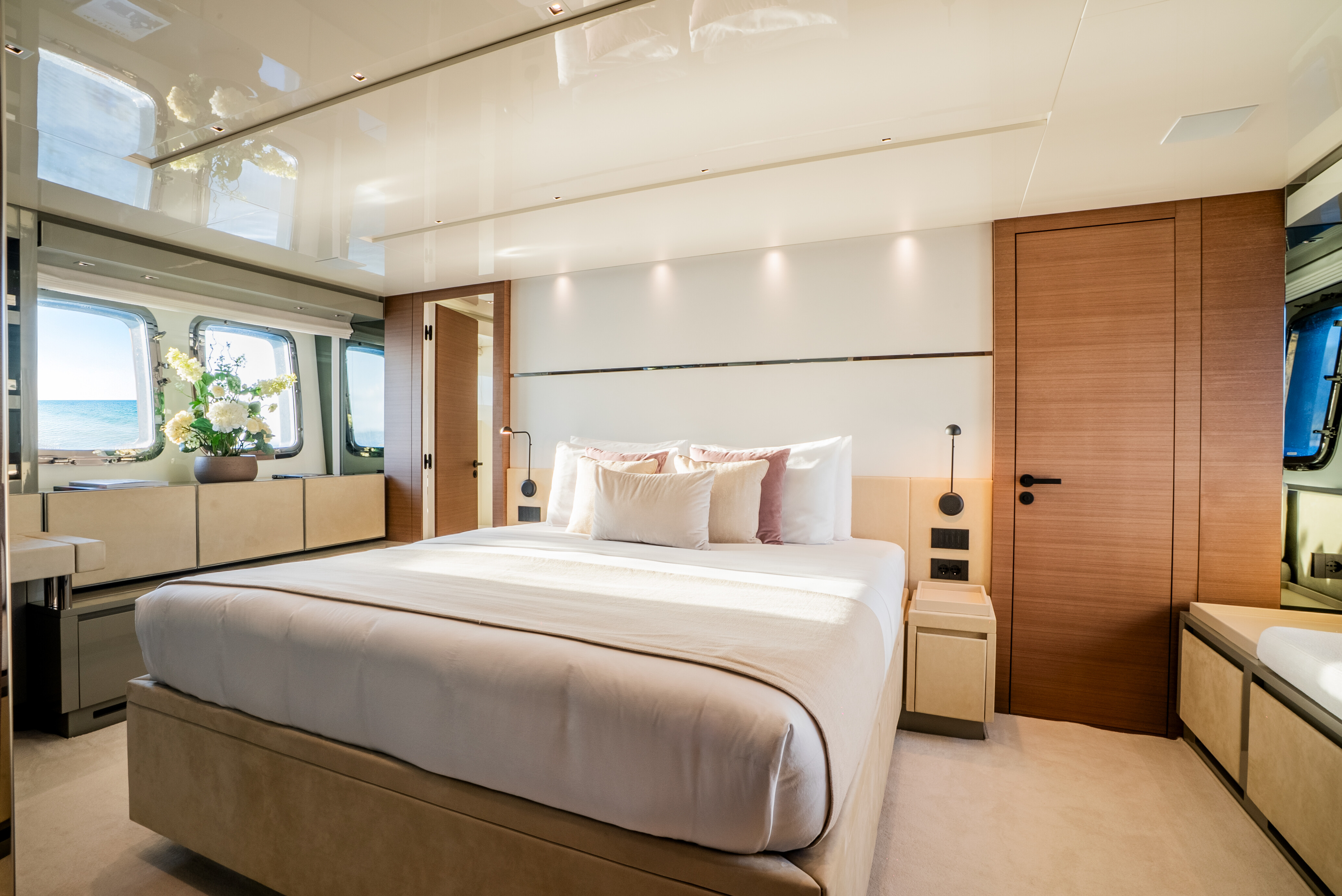 ASTRIMARE II motor yacht for Sale by Fraser Yachts, built by SANLORENZO