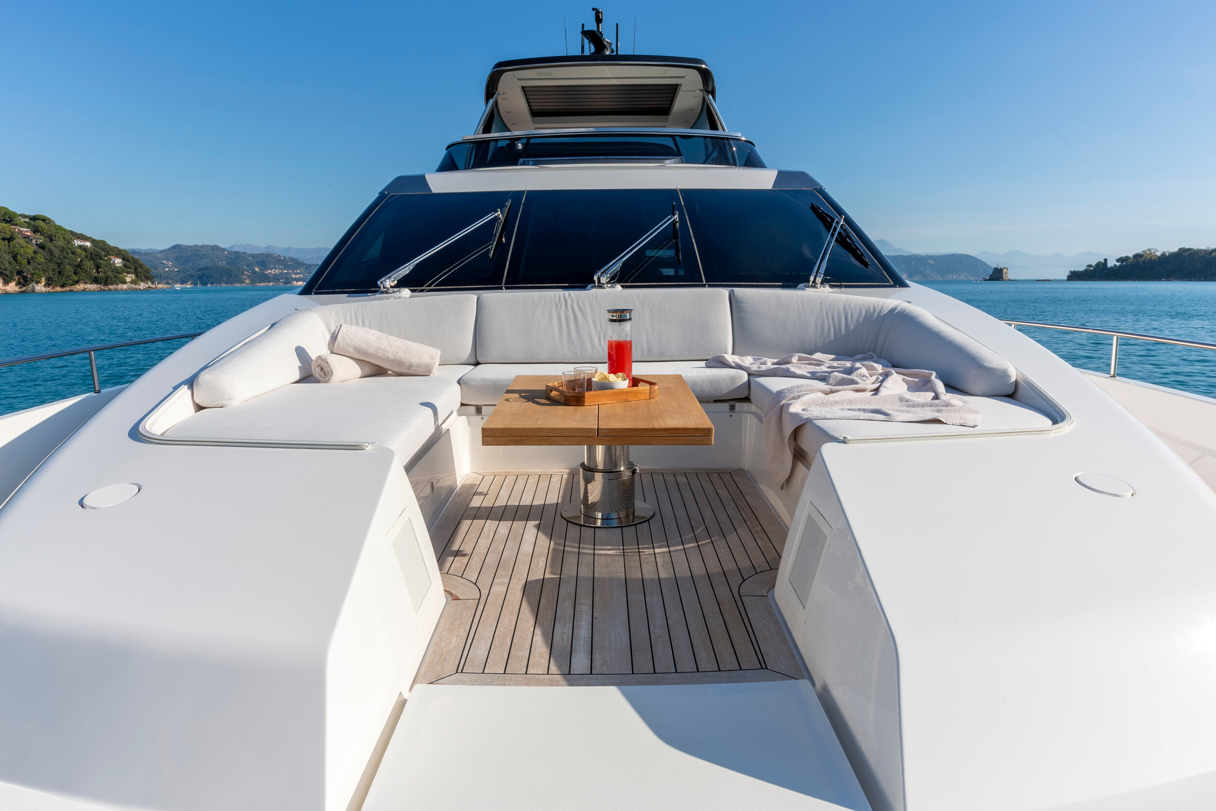 QUEEN MARTINA motor yacht for Sale & Charter by Fraser Yachts, built by SANLORENZO