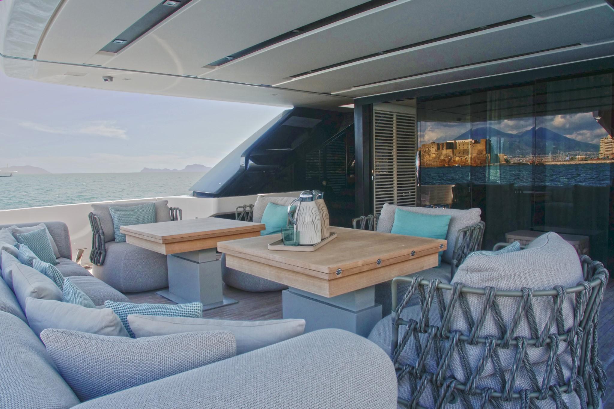 ALEDEN_04_Main Deck Exterior Aft_ADF_35 (Custom)_LR-TBKwoR51.jpg