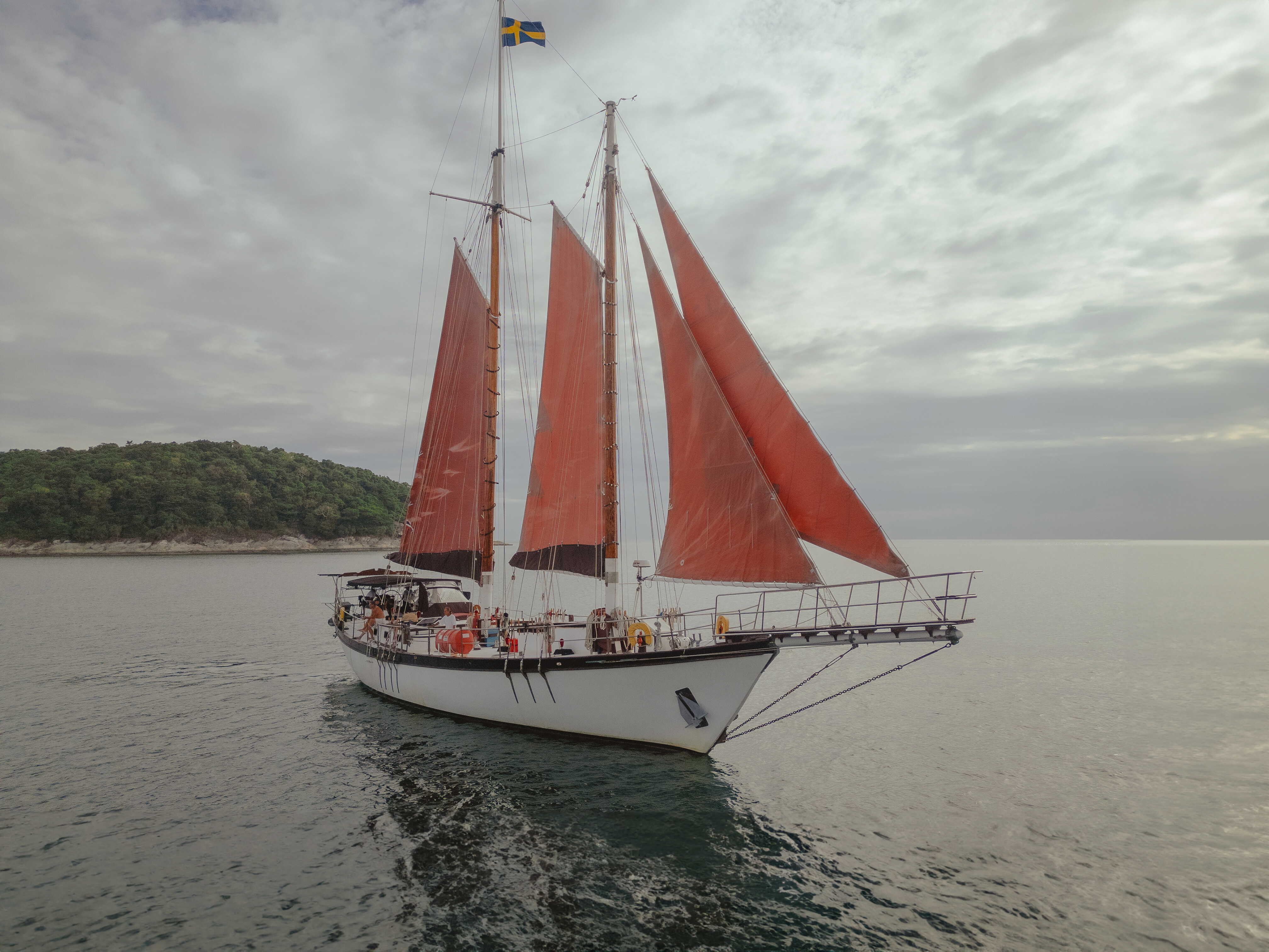 Aboard SJOSTROM a 96ft (29.26m) luxury sailing yacht for Sale available with Fraser Yachts, built by RICHMOND BOATWORKS USA in 2013