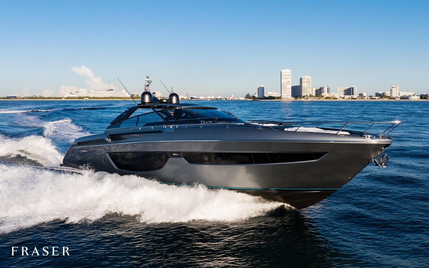 01_BabyPearl Underway Starboard Side-NtHBANIX.jpg