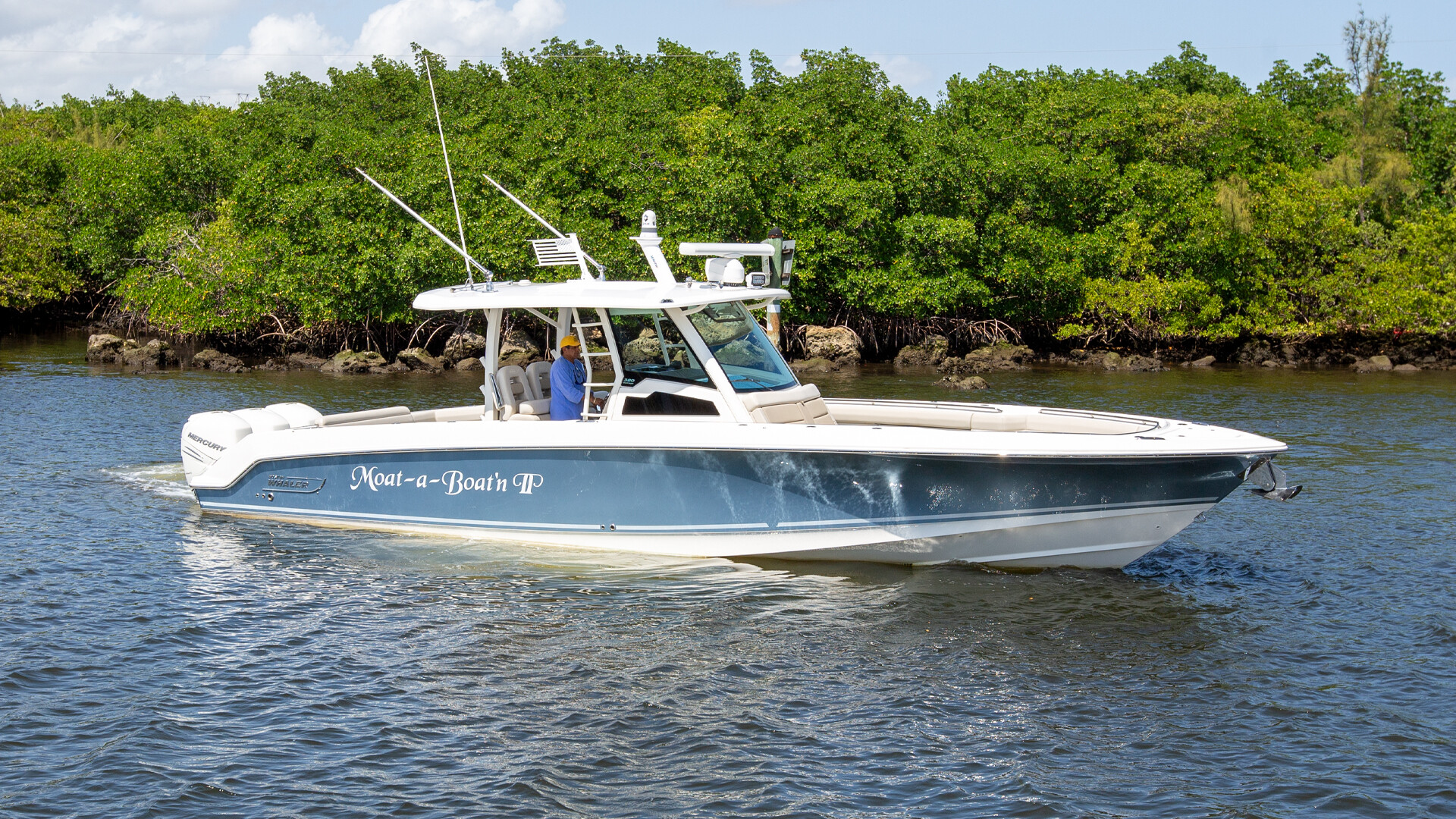 Aboard MOAT-A-BOAT'N a 38ft (11.58m) luxury motor yacht for Sale available with Fraser Yachts, built by BOSTON WHALER in 2019