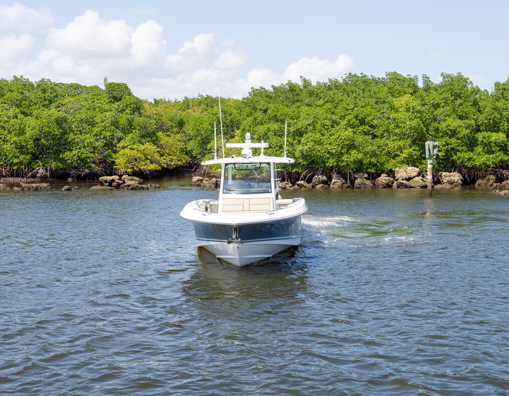 Aboard MOAT-A-BOAT'N a 38ft (11.58m) luxury motor yacht for Sale available with Fraser Yachts, built by BOSTON WHALER in 2019