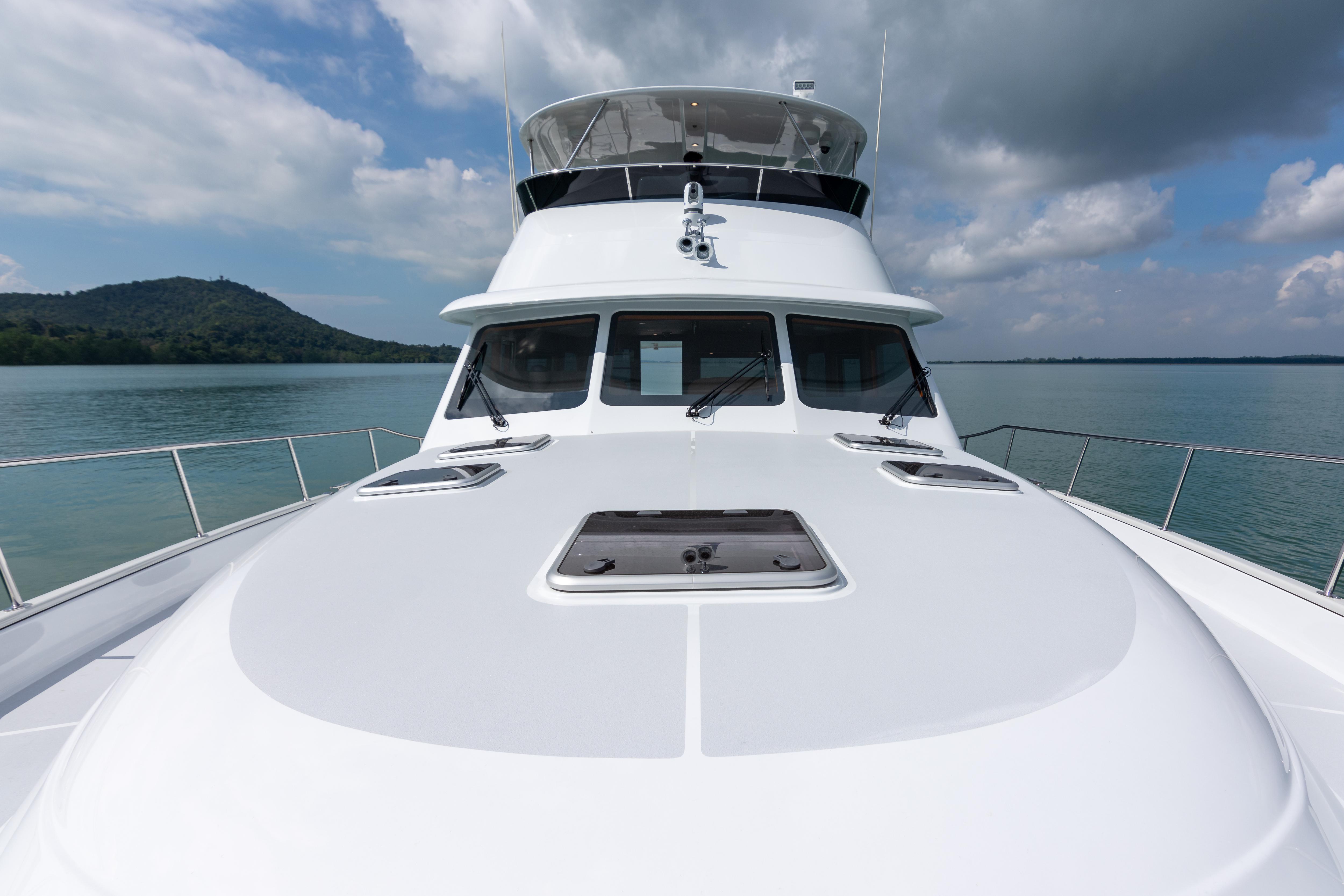 Aboard CYGNUS a 66ft (20.37m) luxury motor yacht for Sale available with Fraser Yachts, built by GRAND BANKS YACHTS in 2021