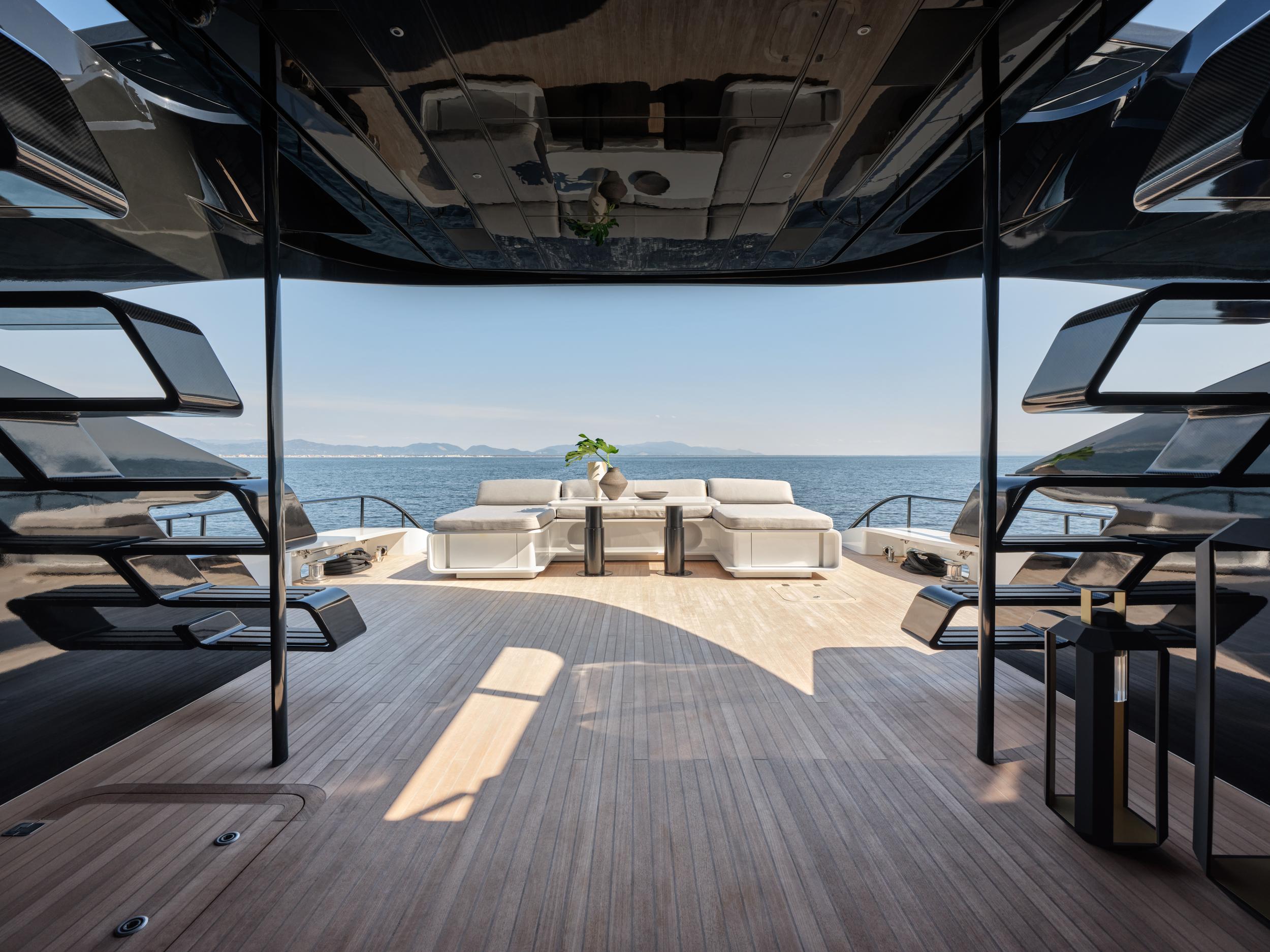 002_50 SHADES OF PLAY_Main Deck Looking Aft_HR-LxgCVKZH.jpg