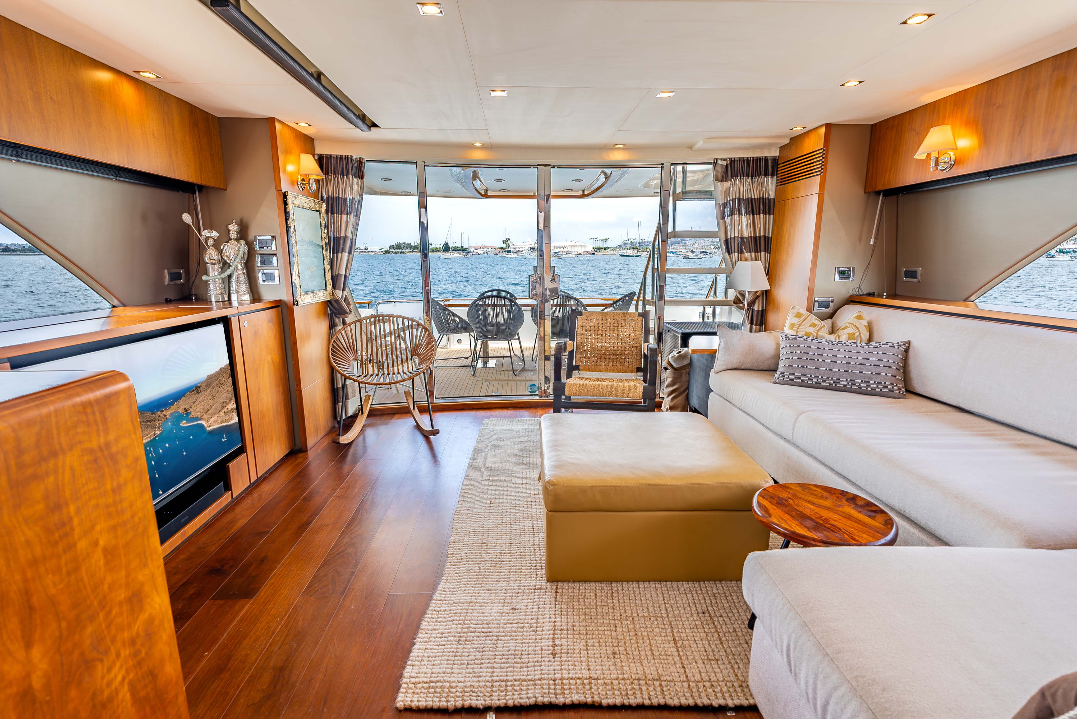 SEA HAMMOCK motor yacht for Sale by Fraser Yachts, built by FAIRLINE YACHTS