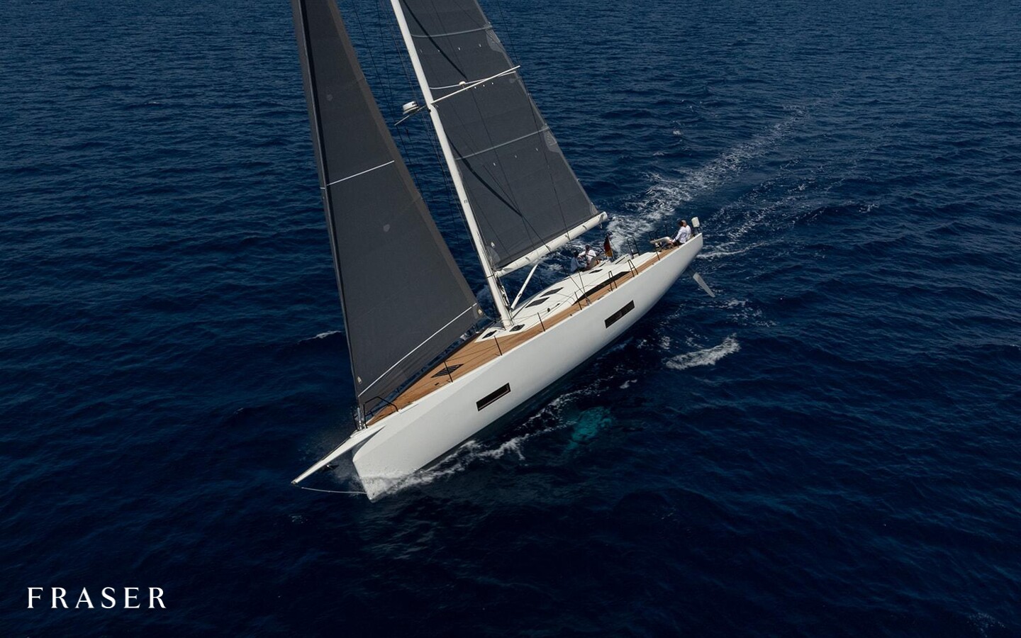 (1) AULIANA III Reaching Shot-k4NXVpUB.jpg