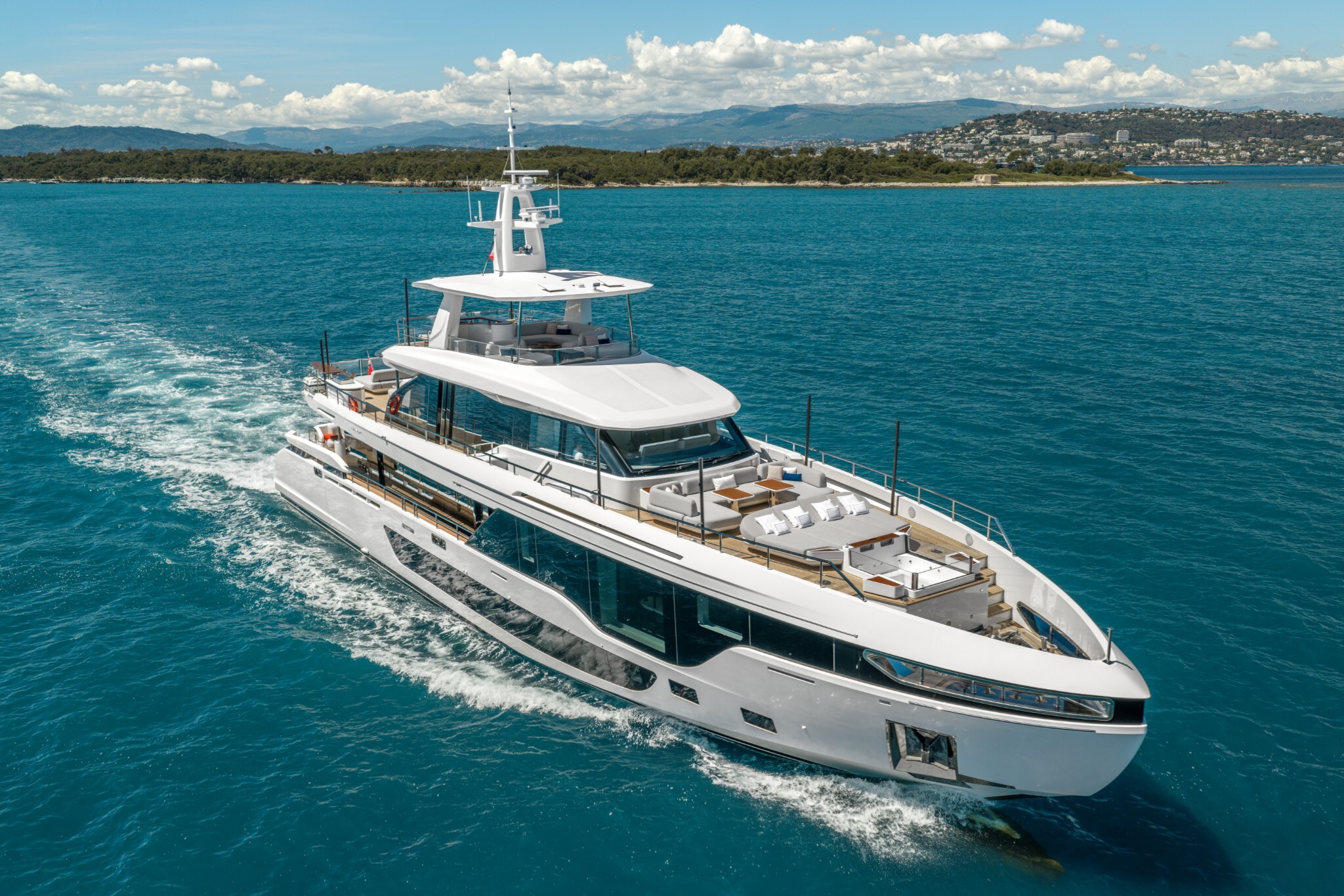 ABIE motor yacht for Sale by Fraser Yachts, built by AZIMUT YACHTS