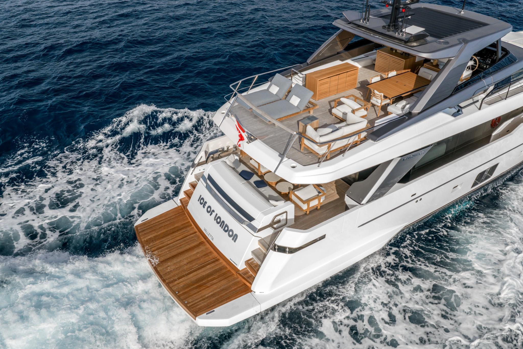 ICE OF LONDON_05_Aft_IceOfLondon_HighRes13 (Custom)_LR-JgN1Pkhj.jpg