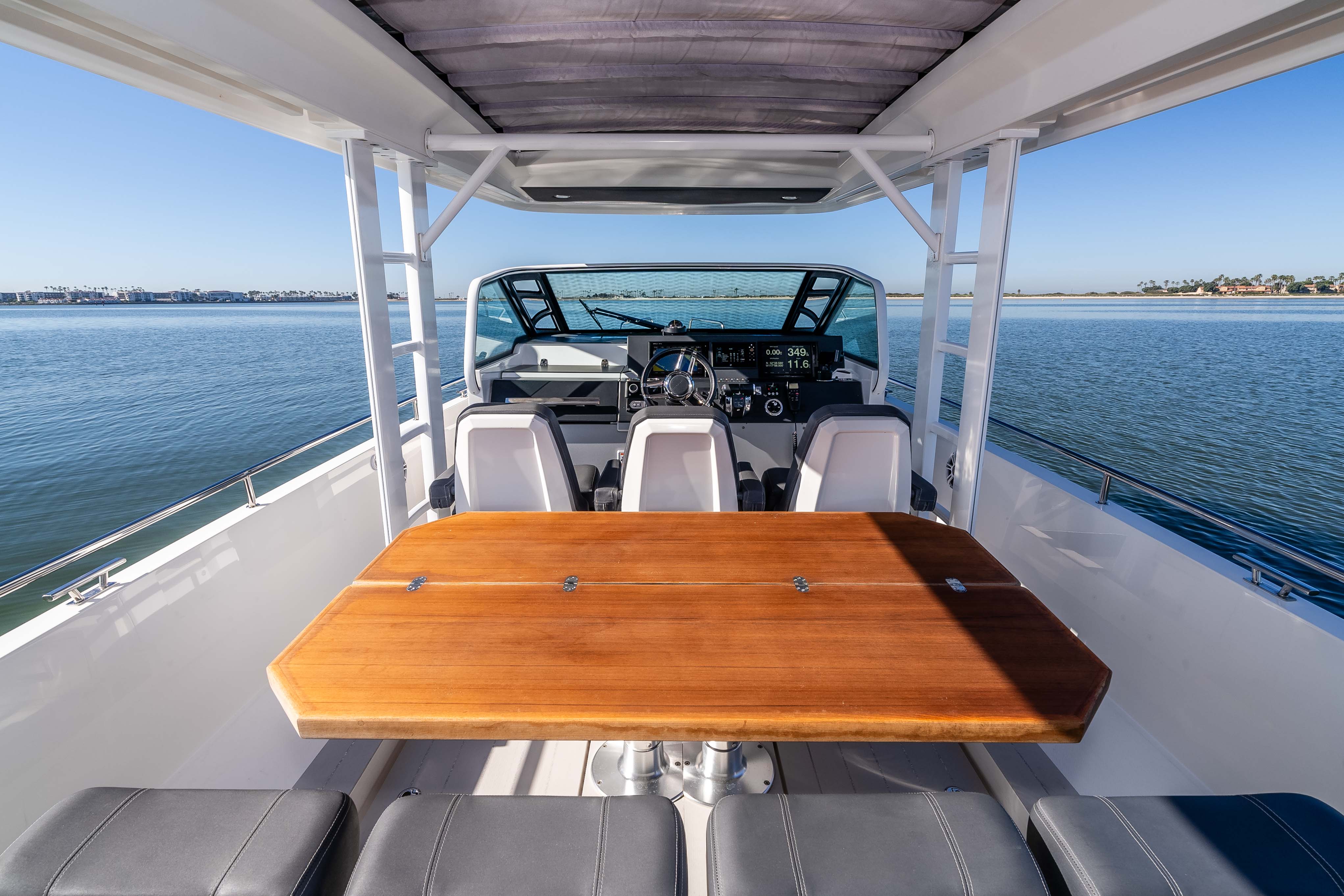 MINI MAHANA sailing yacht for Sale by Fraser Yachts, built by AXOPAR BOATS
